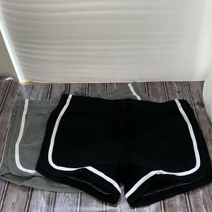 URATOT Workout 2 pack Yoga Shorts with Pockets Size Large